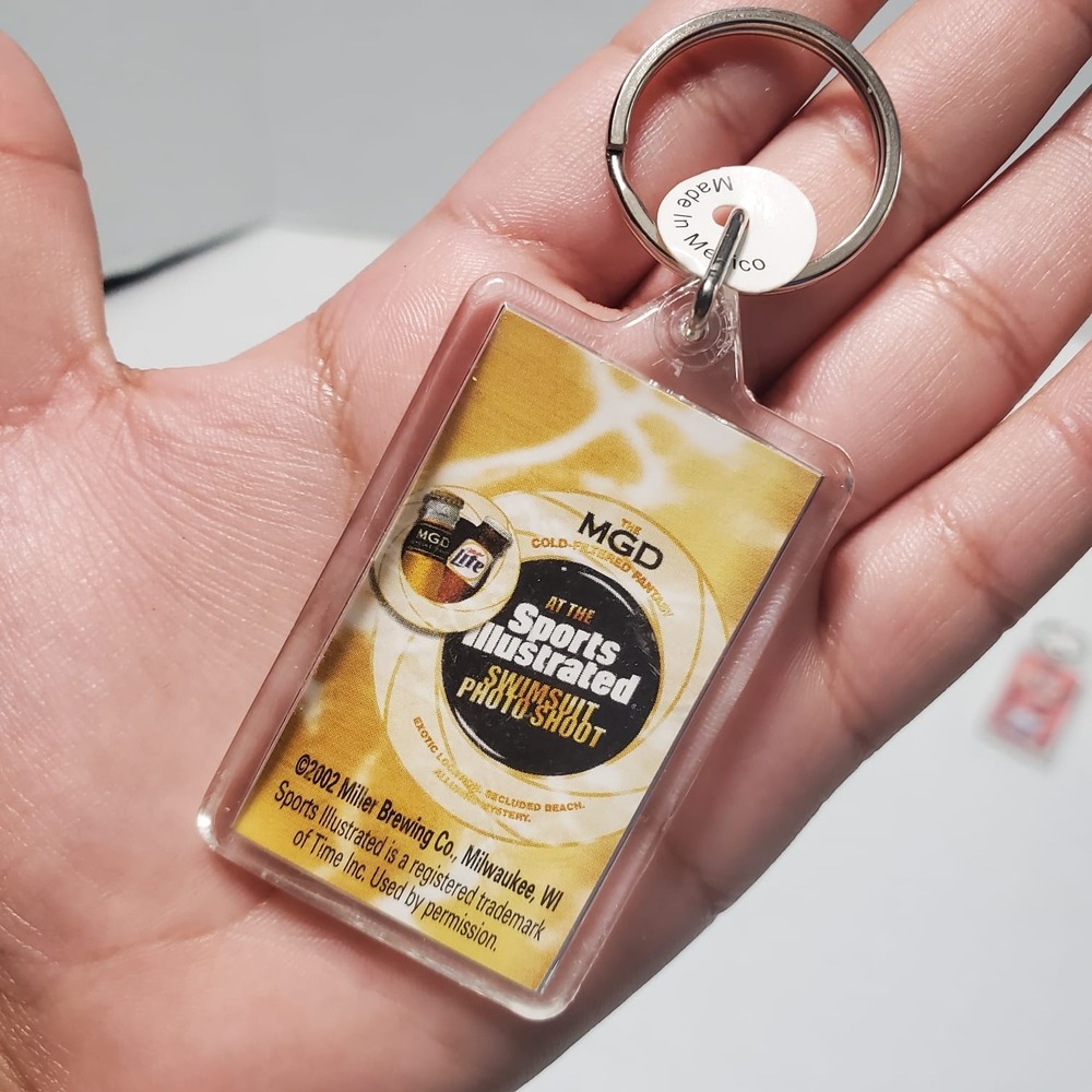 VINTAGE 2002 MGD Sports‎ Illustrated Swimsuit Photo Shoot Key Chain